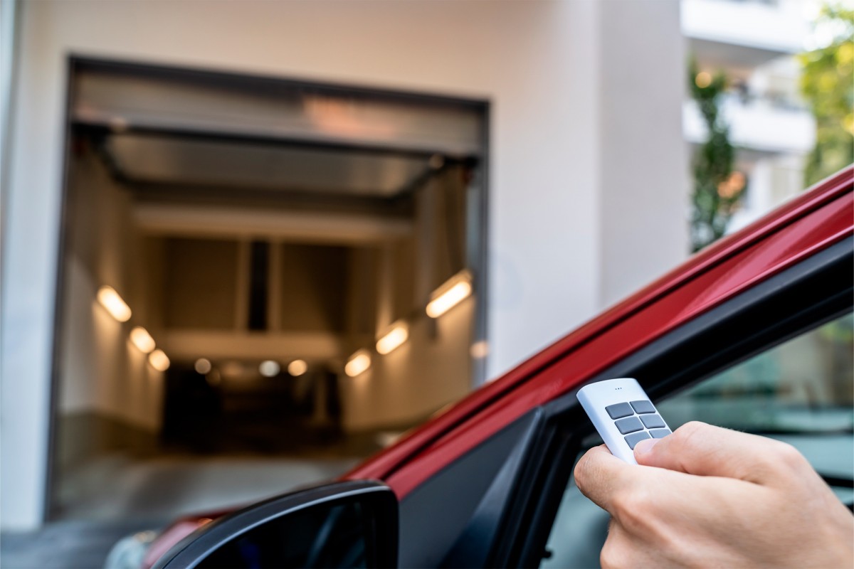 Como escolher o motor para portão basculante? 